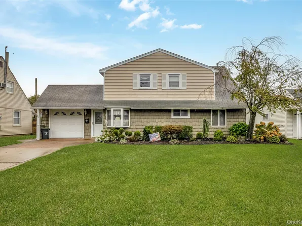 45 Shotgun Lane, Levittown, NY 11756