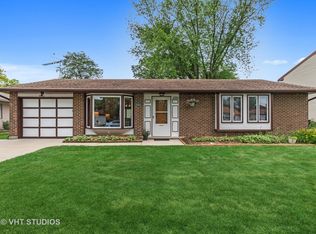1139 Leawood Dr, Elgin, IL 60120