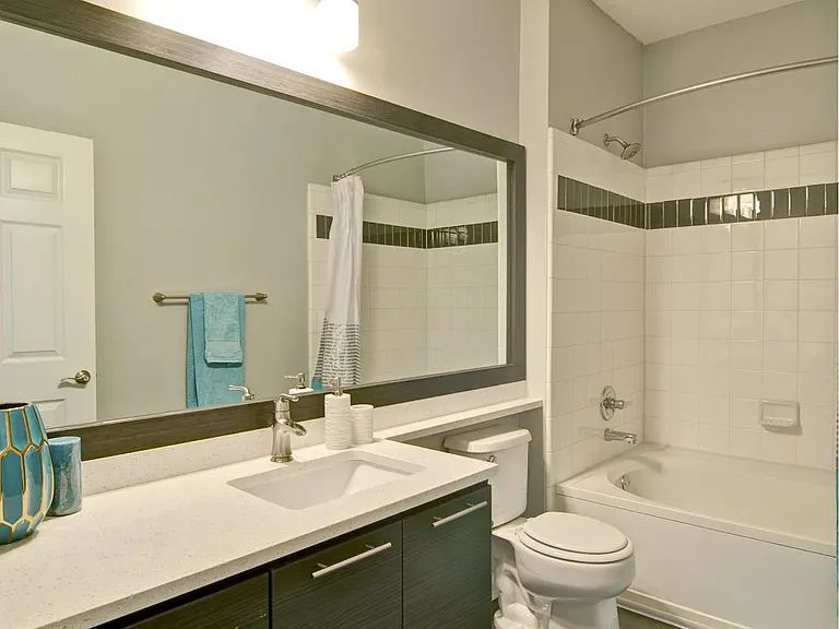 Park Creek Apartments — Photo 21