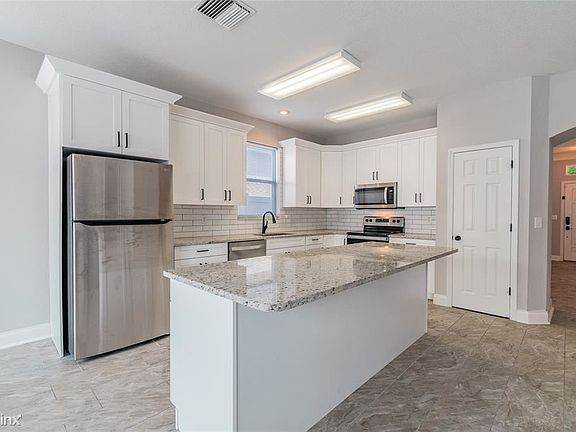 3rd image of 8814 Cypress Hammock Dr
