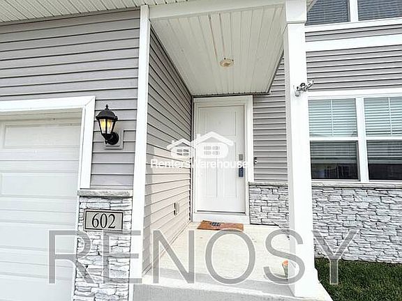 2nd image of 602 Elizabeth Ln NW