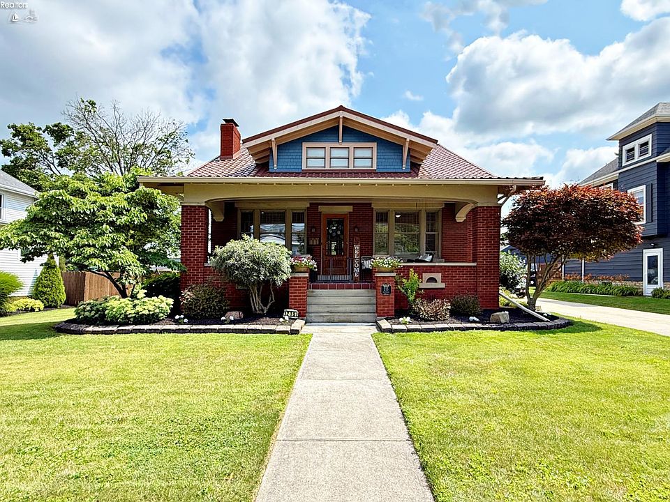1st image of 215 Melmore St