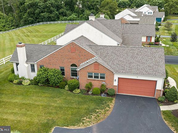 5th image of 85 Ascot Dr