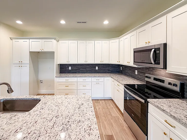 1404 Summer Meadow Dr — Photo 7
