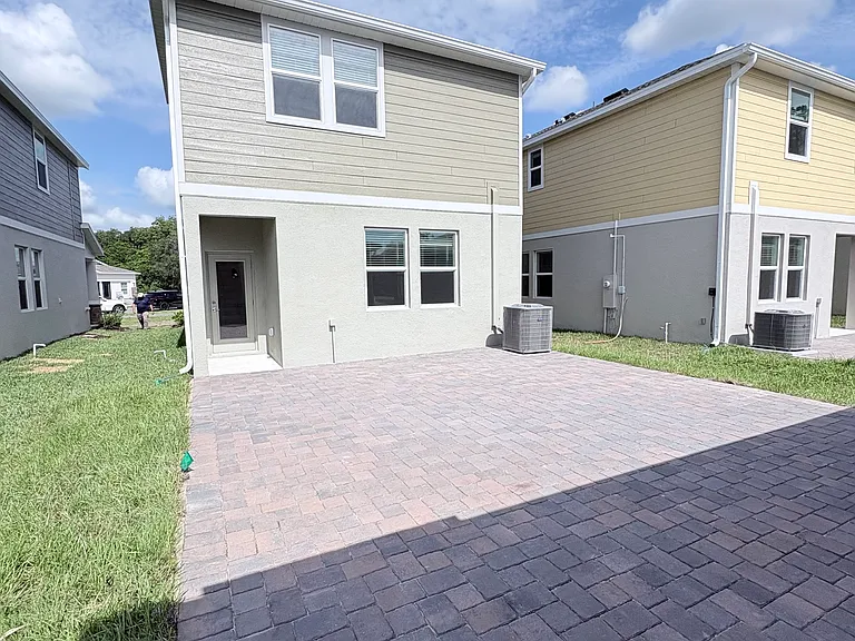 820 Aubey Ln — Photo 24