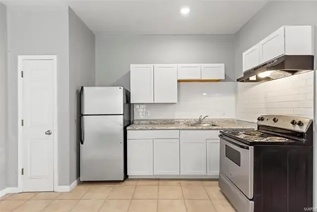 1 bed, $900 — Photo 1