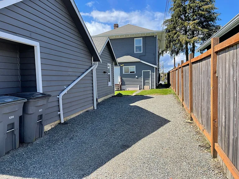 2519 Baker- 5 Unit — Photo 18