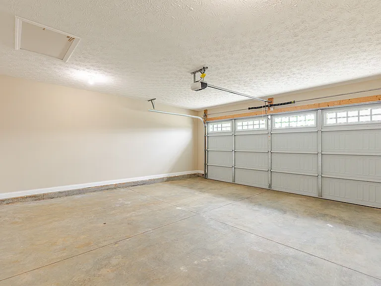 305 Breckinridge Cir — Photo 50