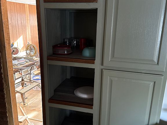 5th image of 414 Chestnut St