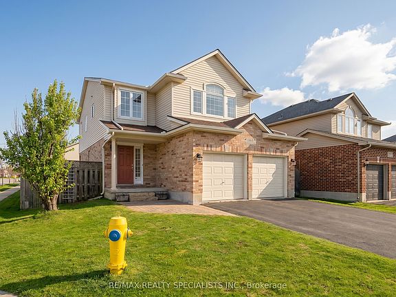 3rd image of 1865 Bayswater Cres