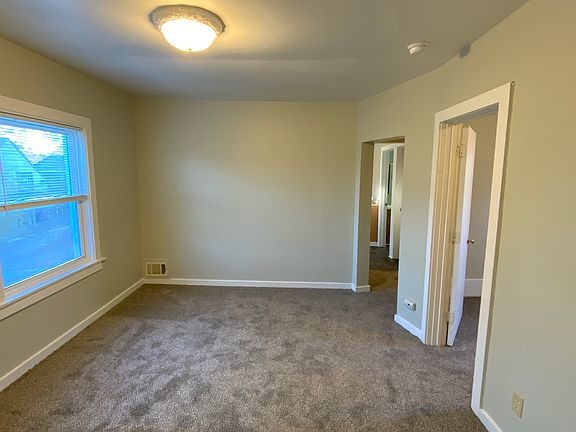 5th image of 958 Sigsbee St SE Unit 2