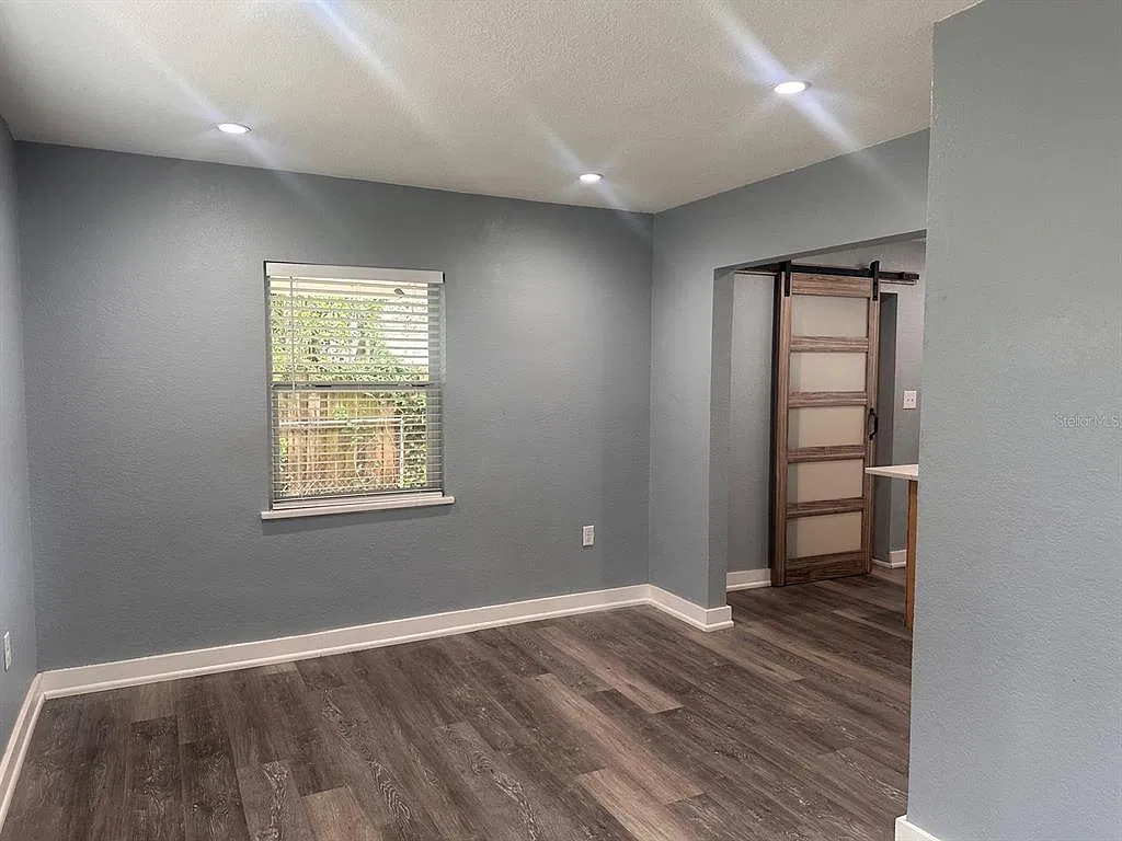 3 bed, 1.0 bath, 672 sqft, $1,700 — Photo 4