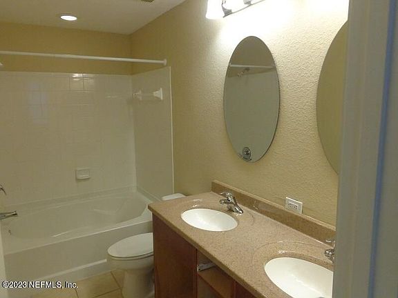 4th image of 10075 Gate Pkwy N #2010