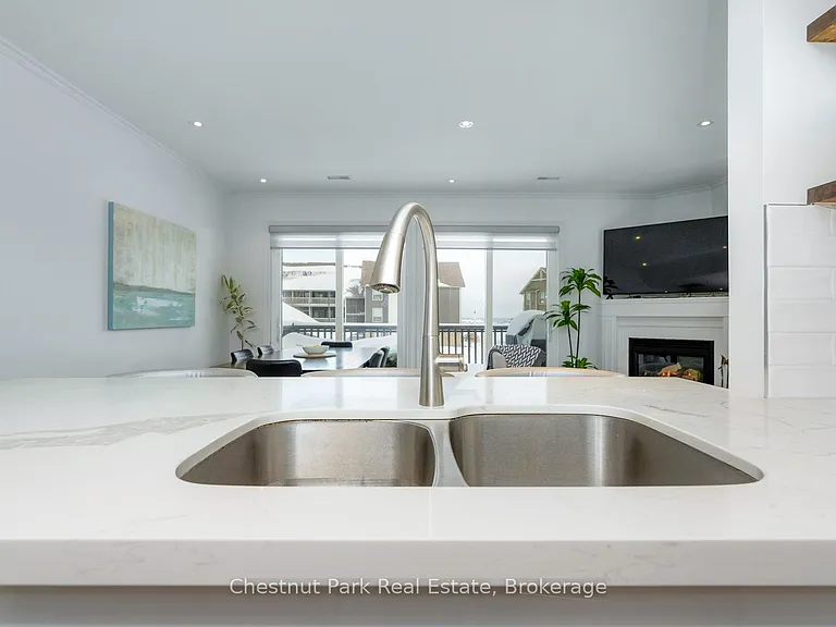 679 Johnston Park Ave — Photo 20