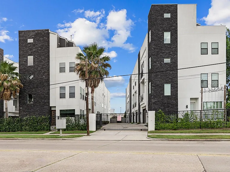 1621 Wheeler St #E — Photo 4