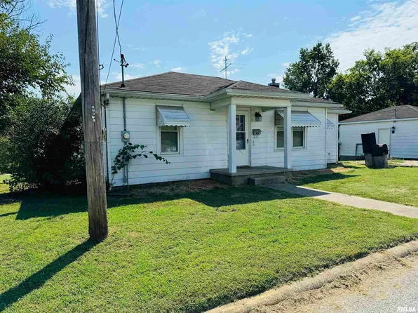 706 McKinley St, Anna, IL 62906