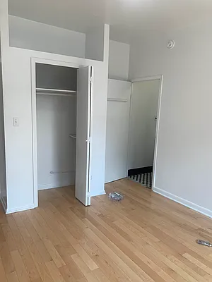 Rented by M.Grossman R.E. Management | media 11