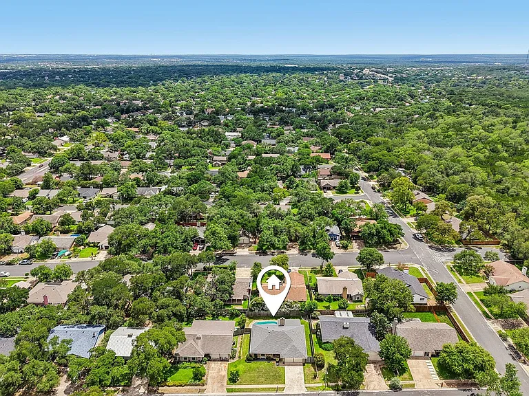 2717 Charlesworth Dr — Photo 40