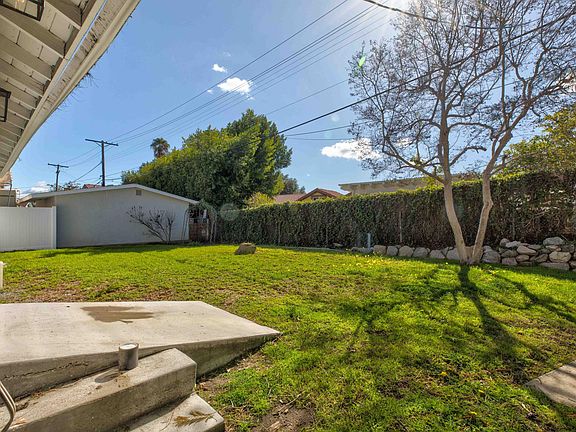 5th image of 11769 Pearwood Ave