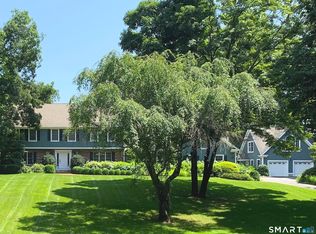 905 Baldwin Rd, Woodbridge, CT 06525