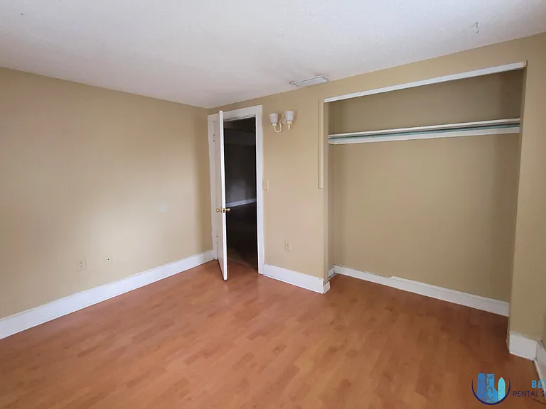 2441 E Magnolia St — Photo 8