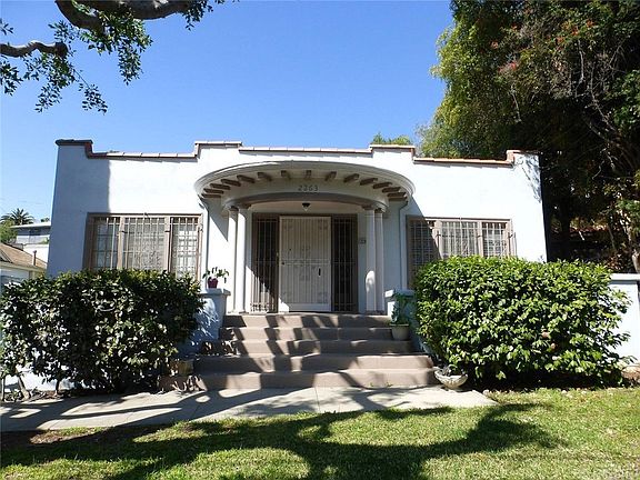 2nd image of 2263 Holly Dr