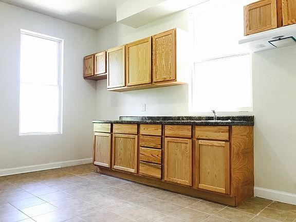 5th image of 4150 W Potomac Ave