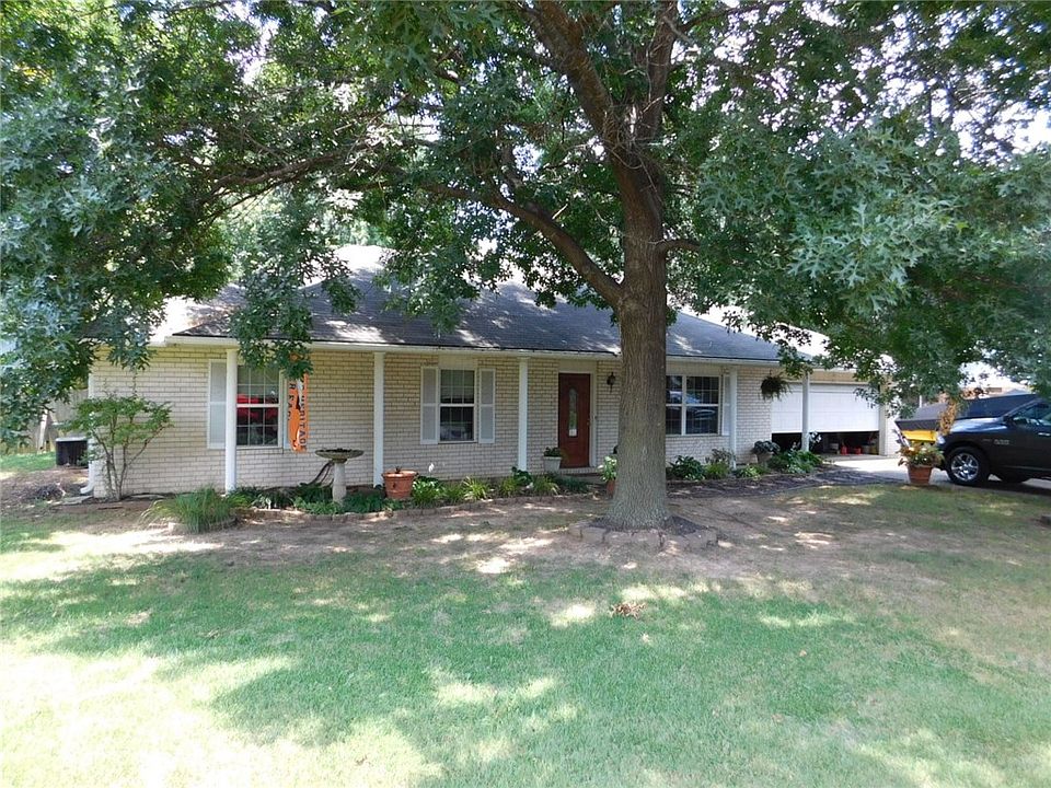 1st image of 2820 Highland Dr