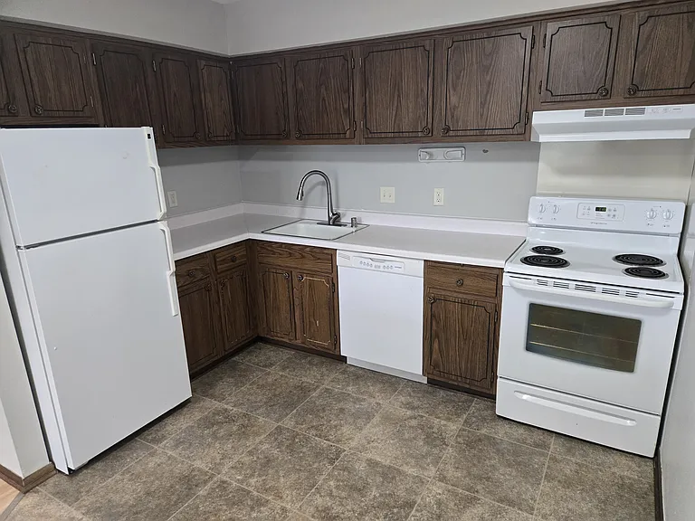 308 McHenry St #203 — Photo 9