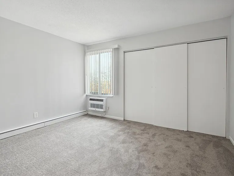 Golden Hill Apartments — Photo 13