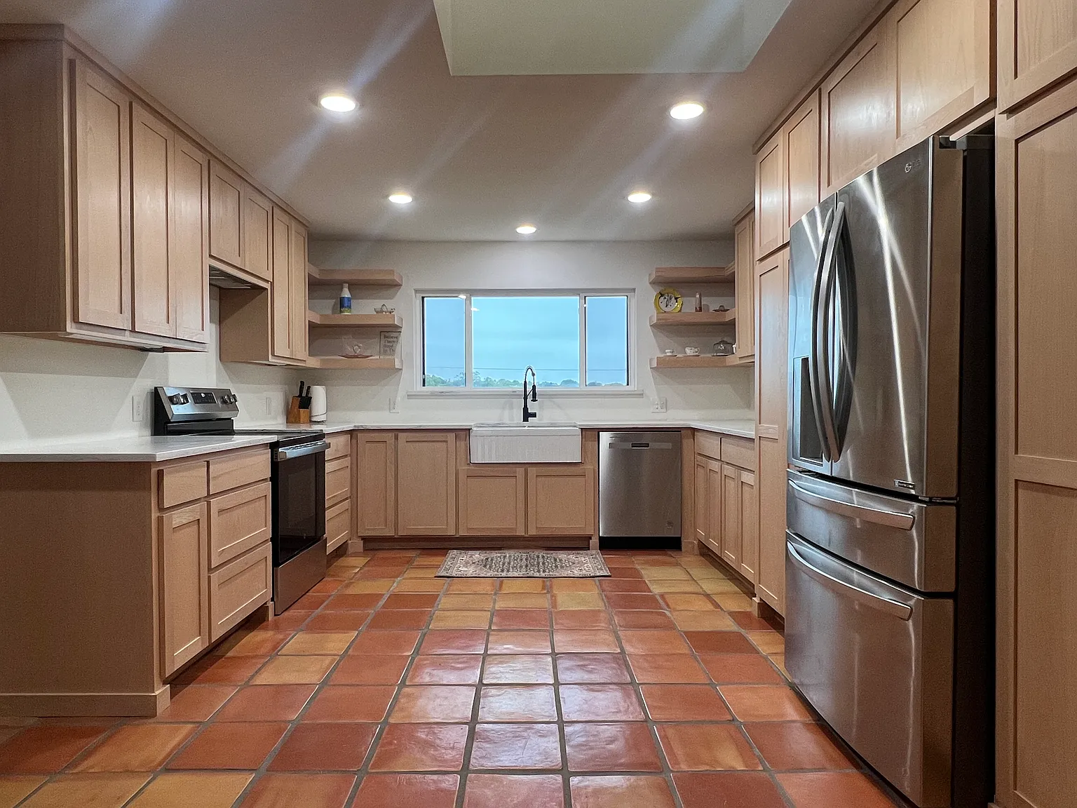 3 bed, 2275 sqft, $3,400 — Photo 1