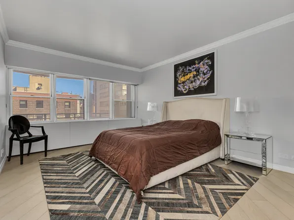 118 East 60th Street image 5 of 12