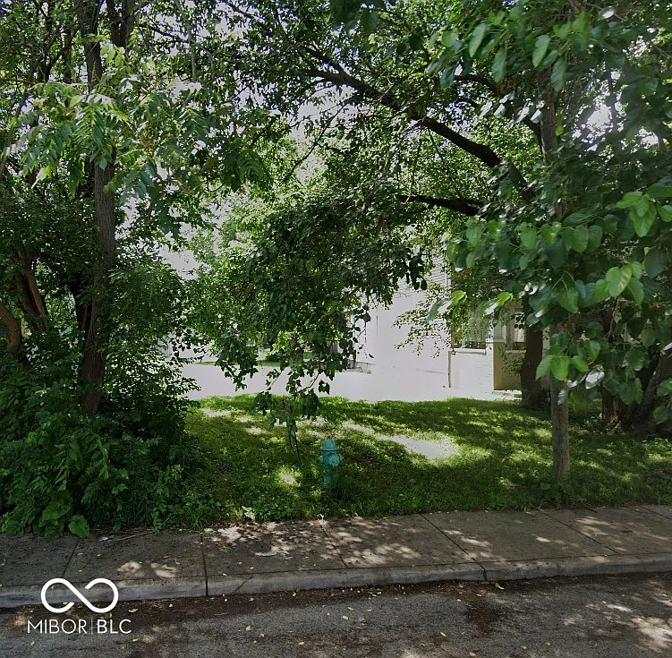 3126 N Park Ave photo 1