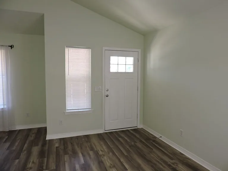 508 E Gonzalez St — Photo 2