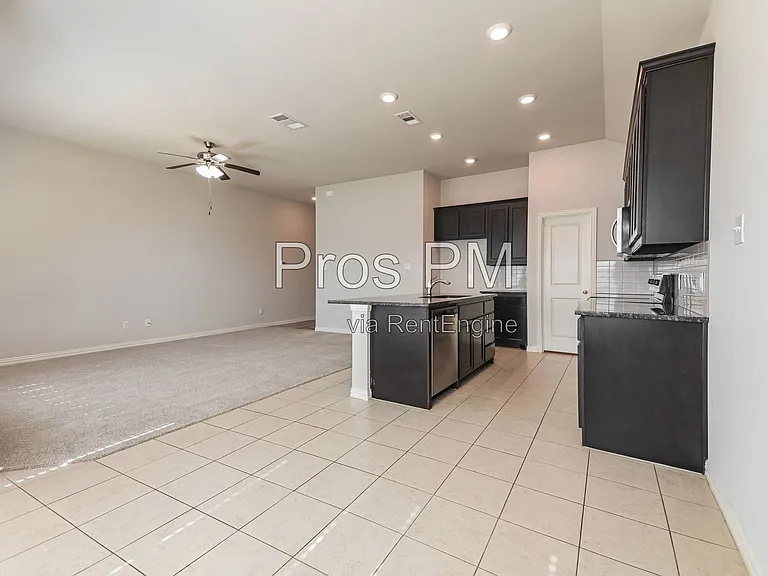 1120 Salem Dr — Photo 7