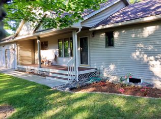 10609 S Timberlee Ct, Traverse City, MI 49684