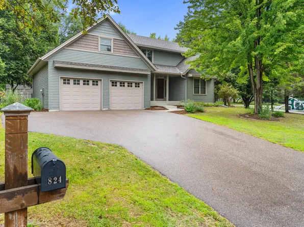 824 Springhill Dr, Burnsville, MN 55306