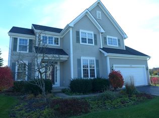 18241 W Redbud Ln, Gurnee, IL 60031