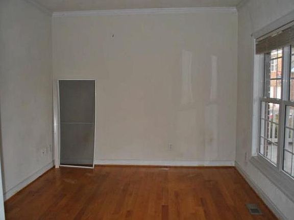 4th image of 905 Teakwood Ct