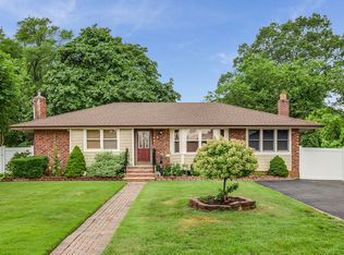 38 Rock Rd, Islip Terrace, NY 11752