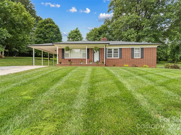 2777 Pax Hill Rd, Morganton, NC 28655