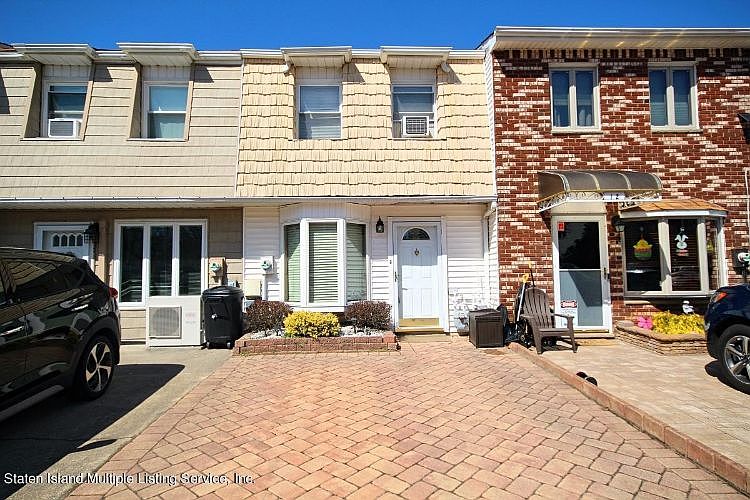 1st image of 10 Cherrywood Ct