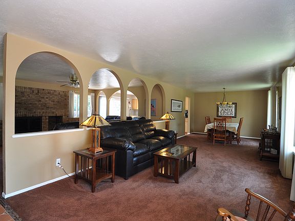 3rd image of 6433 W 83rd Pl