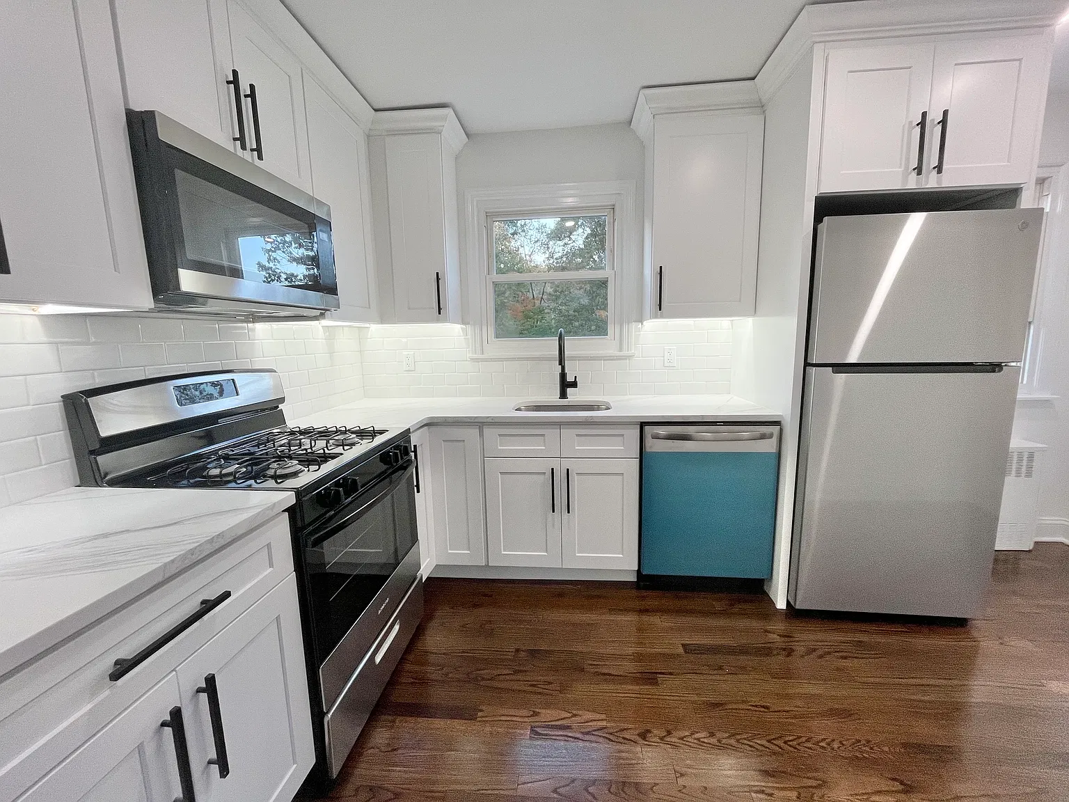 1 bed, $2,500 — Photo 2