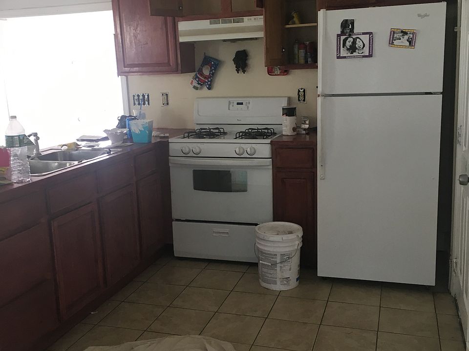 2nd image of 31 Wood Ave APT 1