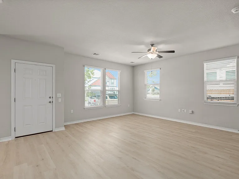 11804 Clayton Creek Ave — Photo 9