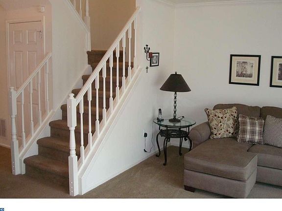 5th image of 202 Waverly Ct