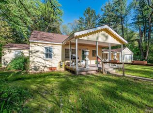 5375 S Pleasant Valley Rd, Brighton, MI 48114