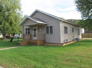301 Wisconsin St, Avoca, WI 53506