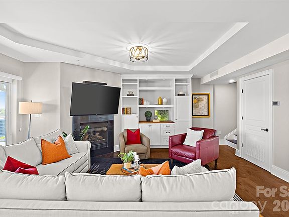 5th image of 520 E Martin Luther King Jr Blvd #1103